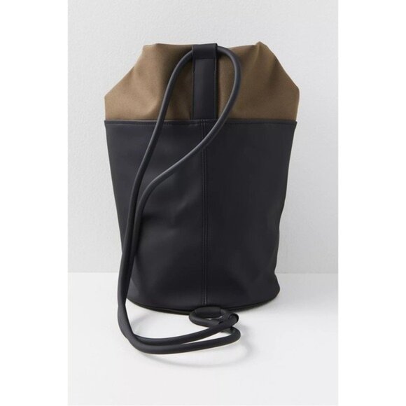 NWT Rains Bucket Sling Mini Bag OS Wood Black Roll Top Backpack Waterproof - Picture 4 of 15